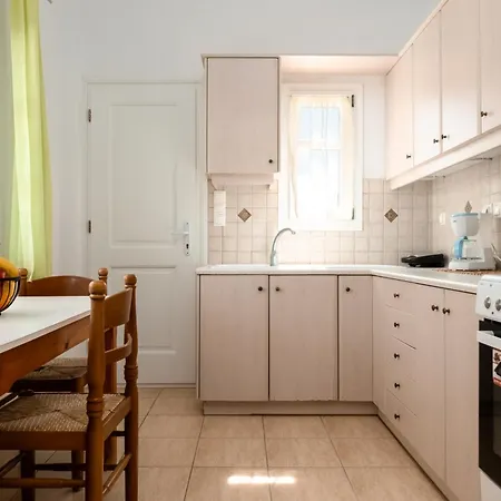 Afroditi Aparthotel Logaras